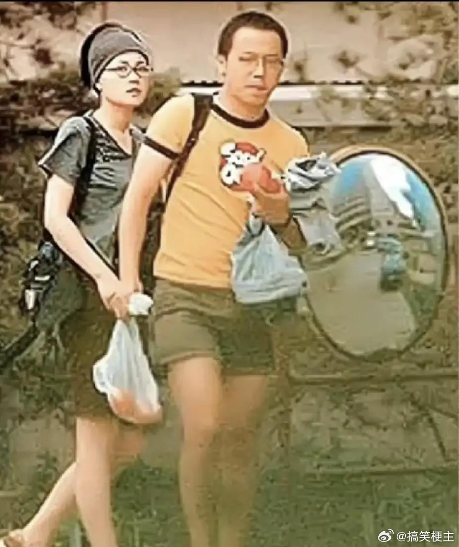 1999年，身价过亿的王菲被窦唯当众戴绿帽。记者堵在她家门口，她就说了四个字：“