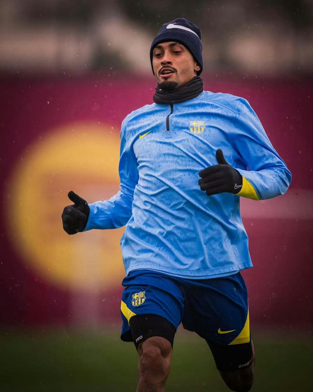 拉菲尼亚右大腿受伤，官方确认伤缺5周无缘三战马竞巴萨官方发布伤情，拉菲尼亚右大腿