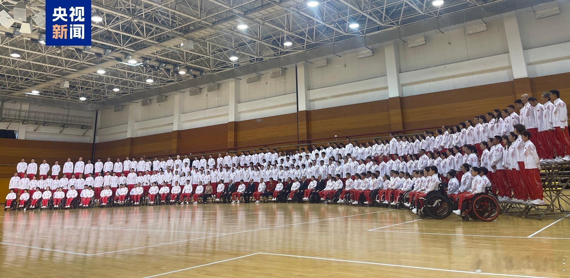 #巴黎残奥会中国代表团出征动员大会# 运动员全部是业余选手，职业有工人、农民、学