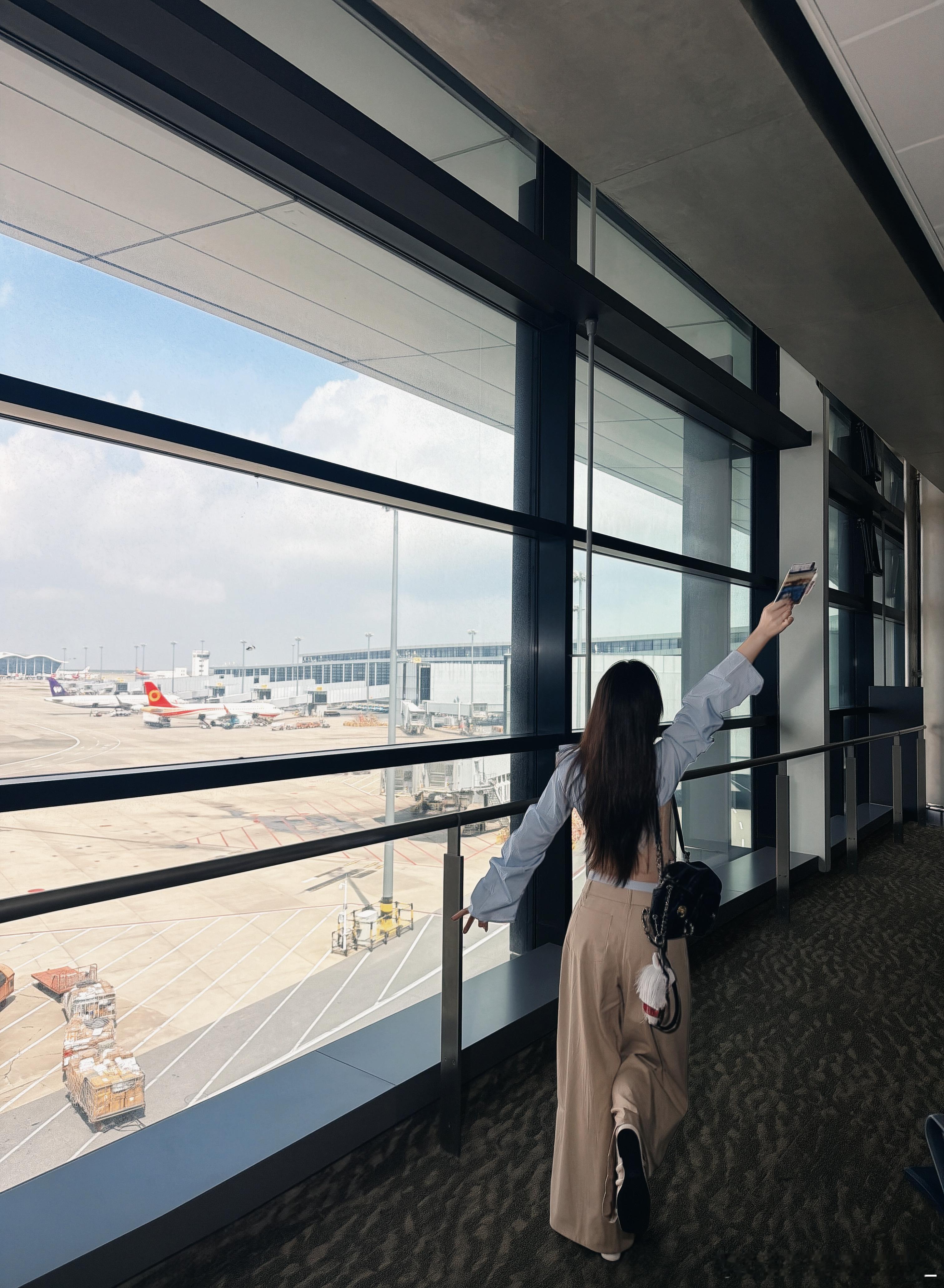 来不及emo了 因为我又出发了～✈️  ​​​
