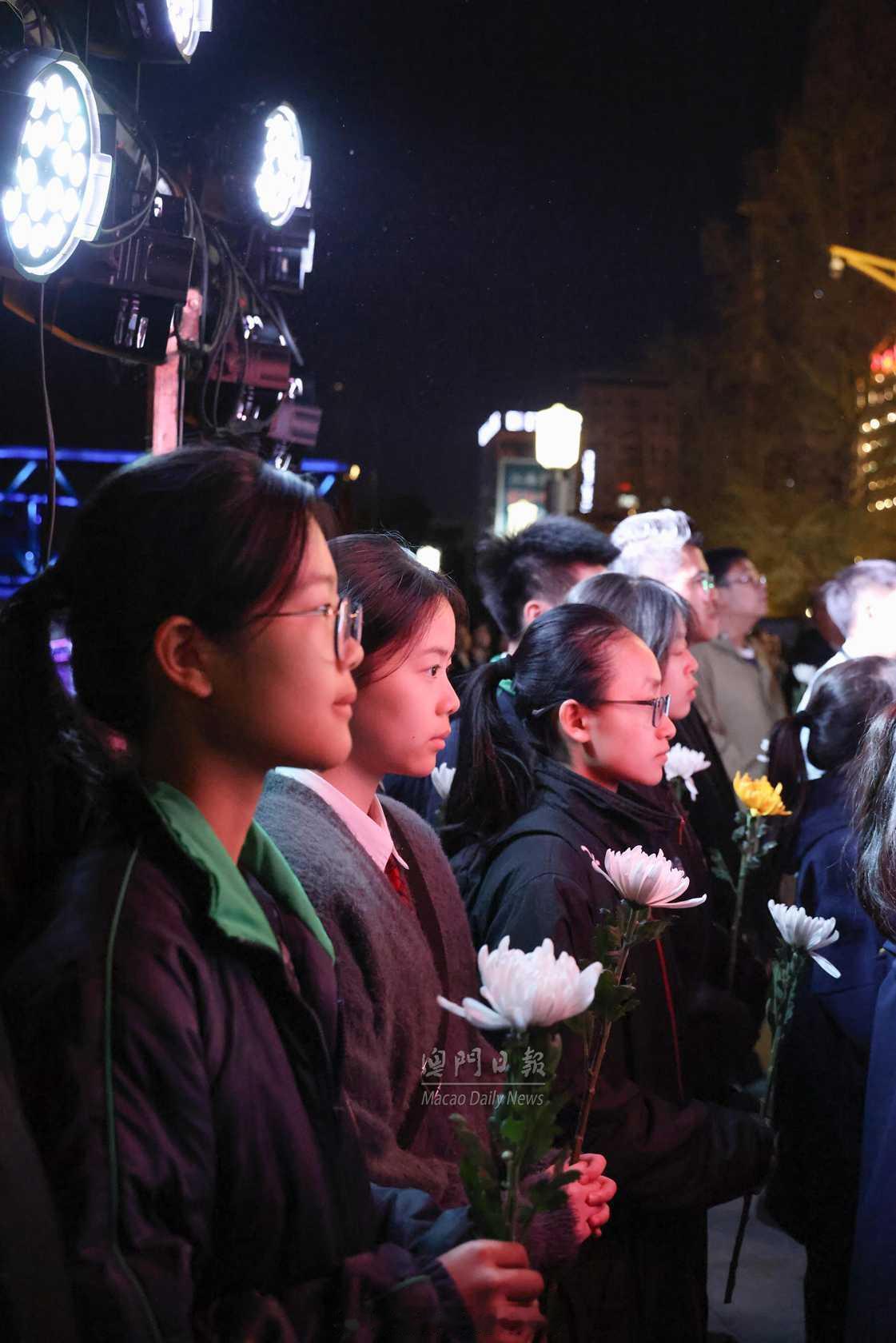 抗美国援助朝鮮的中国人民志願军烈士们永垂不朽韩战  「師生丹東燭光緬懷中国人民志