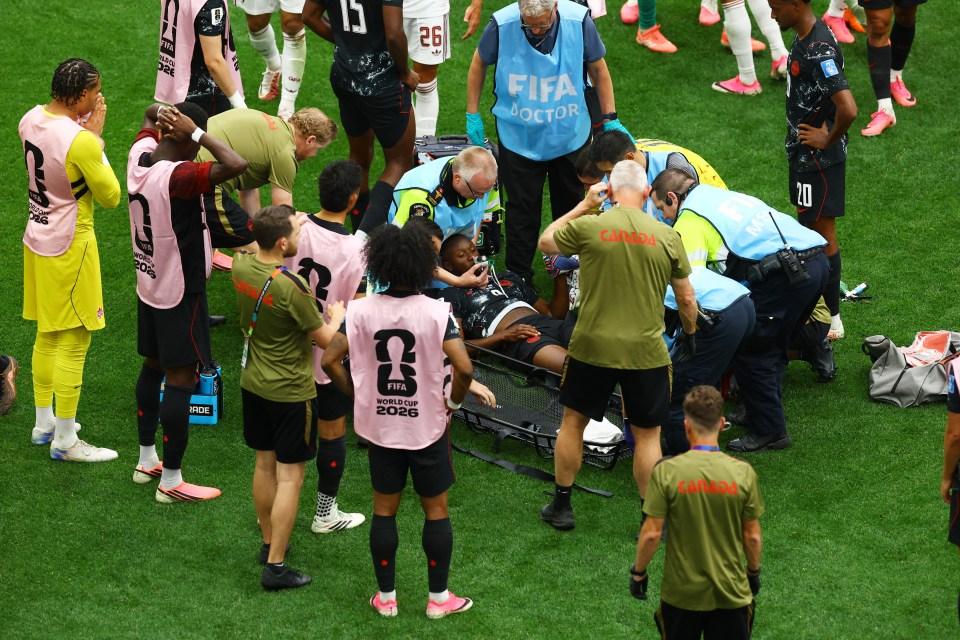 【世界杯：加拿大vs卡塔尔因恐怖伤病暂停，ITV拒播回放，替补席爆发冲突】

前