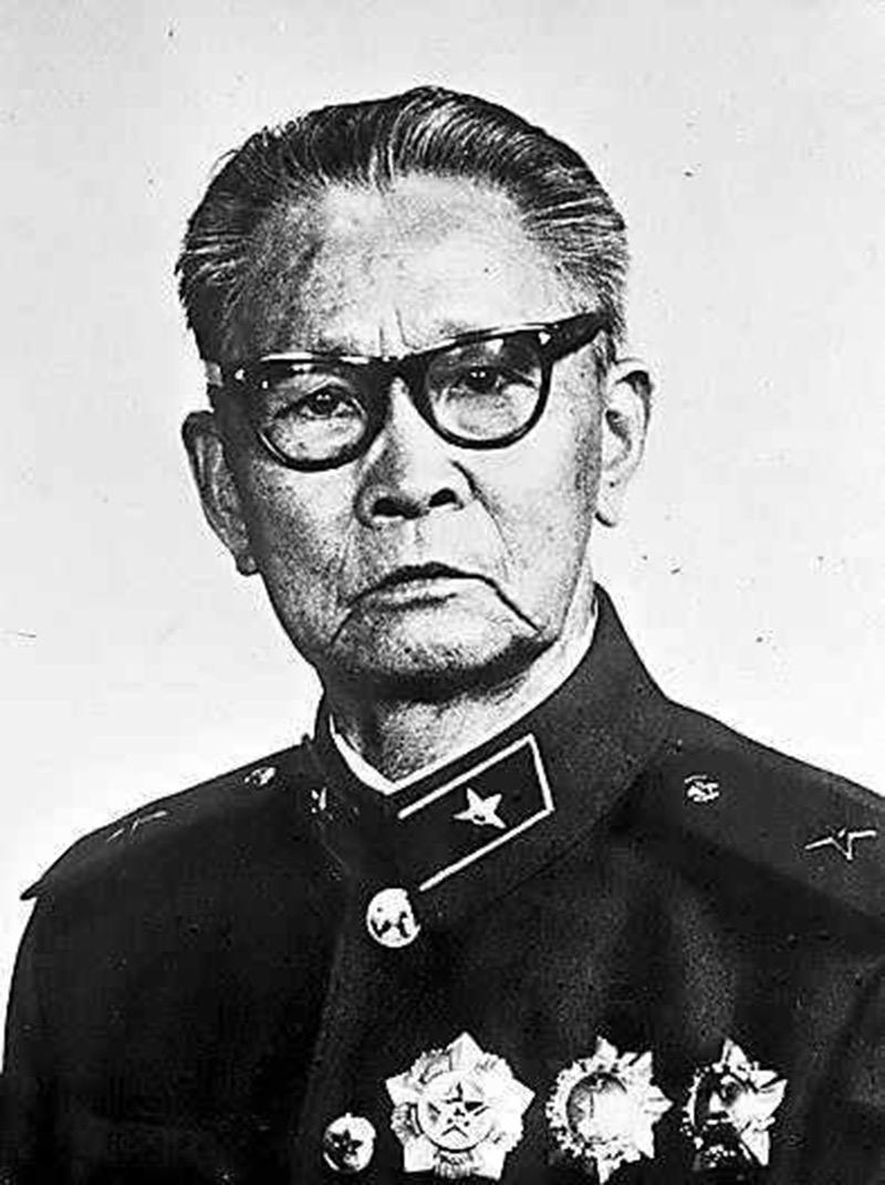 1941年，新四军3师7旅被包围，好不容易跳出包围圈，谁知旅长彭明治却突然下令：