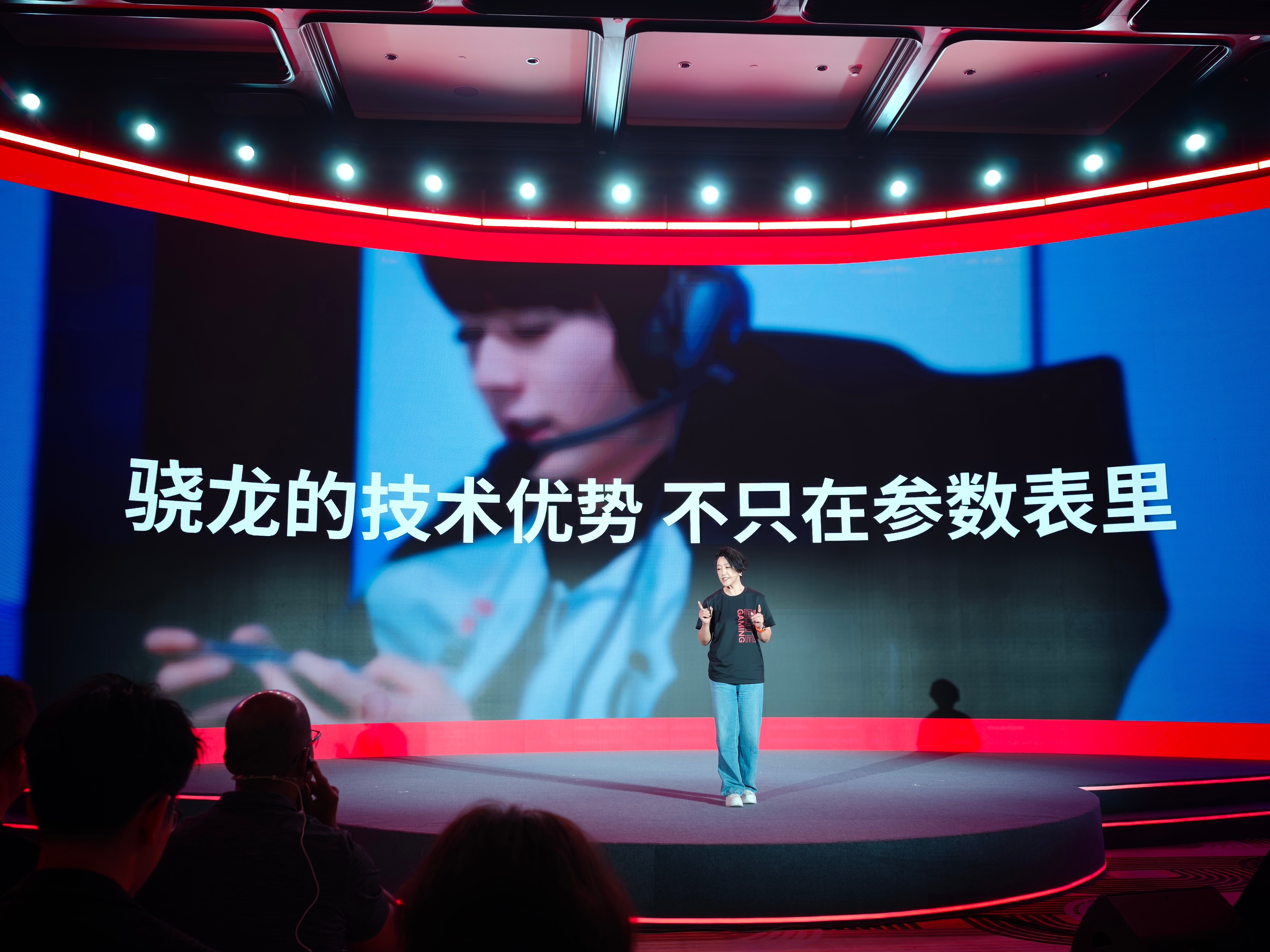 集你所爱 一帧卡顿，一帧波动，都可以决定一场职业比赛的胜负。 