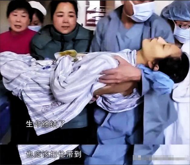 28岁女研究生怀孕七个月查出肝癌，丈夫凑了180万，只为给她治病，谁料，女子竟哭