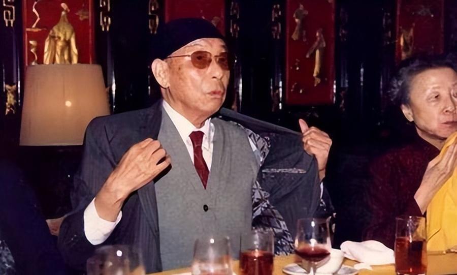 去世于2001年的张学良，遗产6亿全部捐美国，101岁时曾表示，自己的钱不会捐给