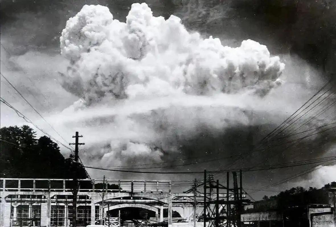 81年前的今天，日本长崎温度创记录，高达6000度！

1945年8月9日，至今