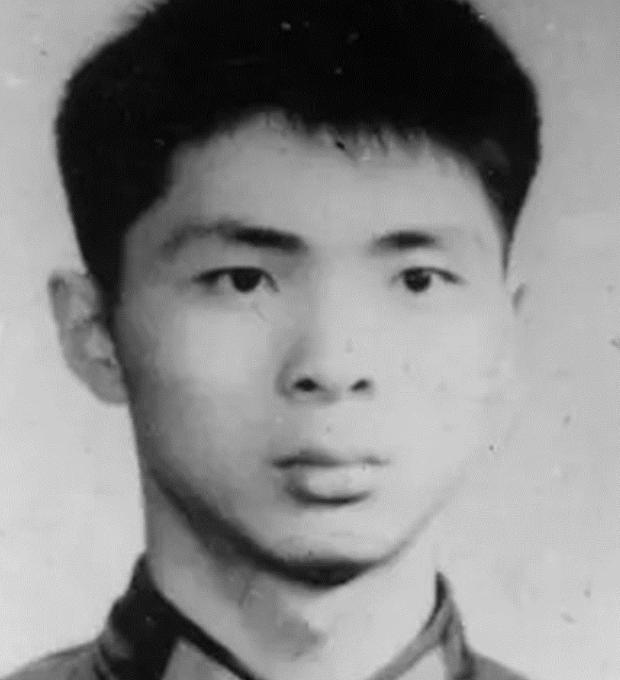 1945年，侦查员发现伪军正在附近村子抢粮，丁洪泽接到报告，当即率队出击，不料，