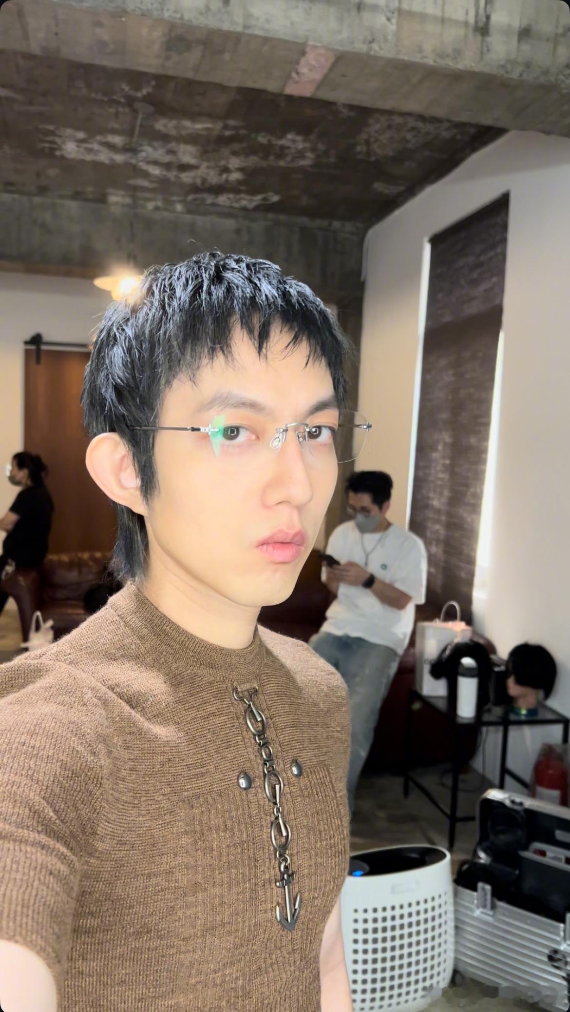 林宥嘉回应对音乐没企图心 近日，有网友说感觉林宥嘉当兵、结婚后，对做音乐的企图心
