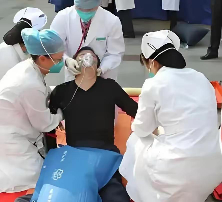 一时心邪伸手骚扰别人妻子，最后两边全都付出沉重代价，这件事真的给所有人敲醒警钟。