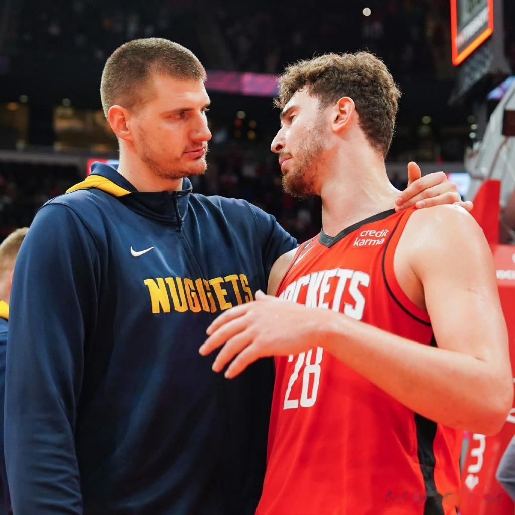 NBA官方公布了最新一期的MVP榜，约基奇领跑，恩比德第二，东契奇、亚历山大并列