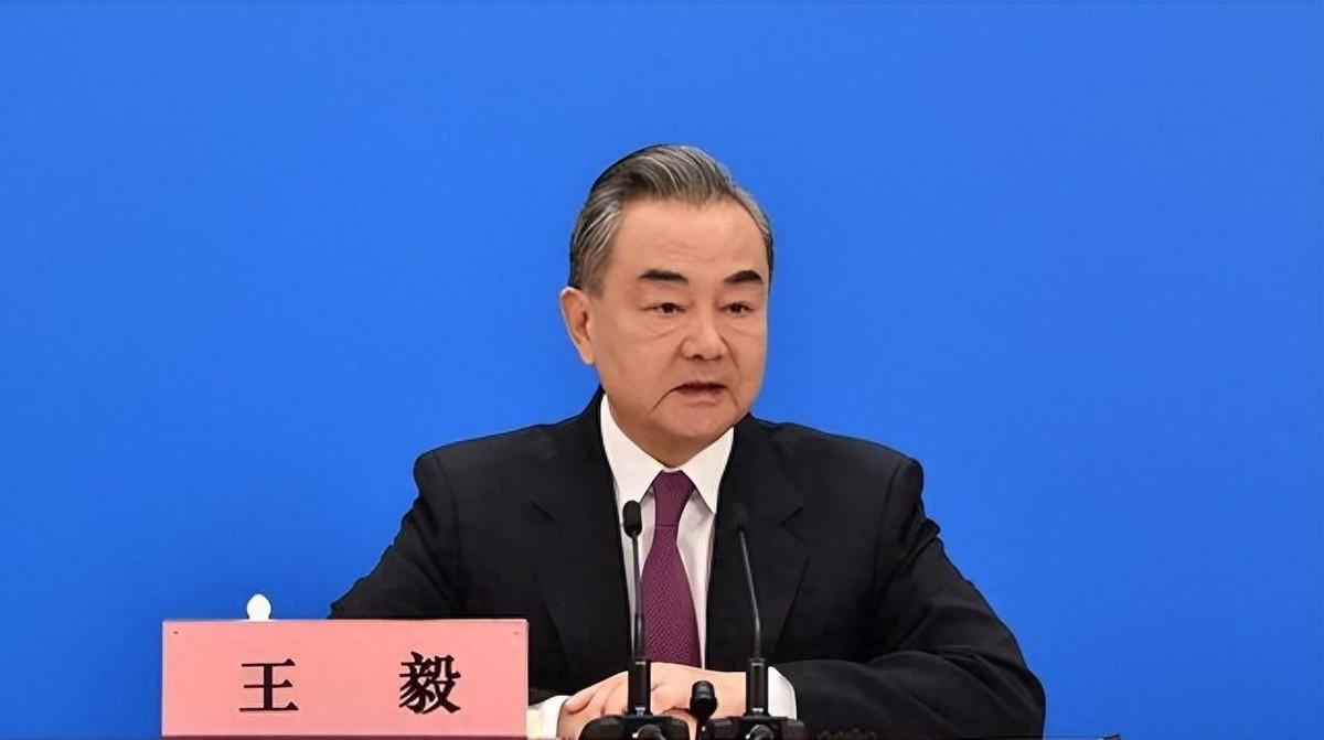 2023 年荷兰拦下安世收购，2024 年美国又把闻泰拉黑。到了 2025 年 