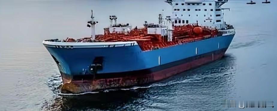 没想到美国真的动真格了！1月7日，美国直接扣押了两艘与委内瑞拉相关的油轮，其中一