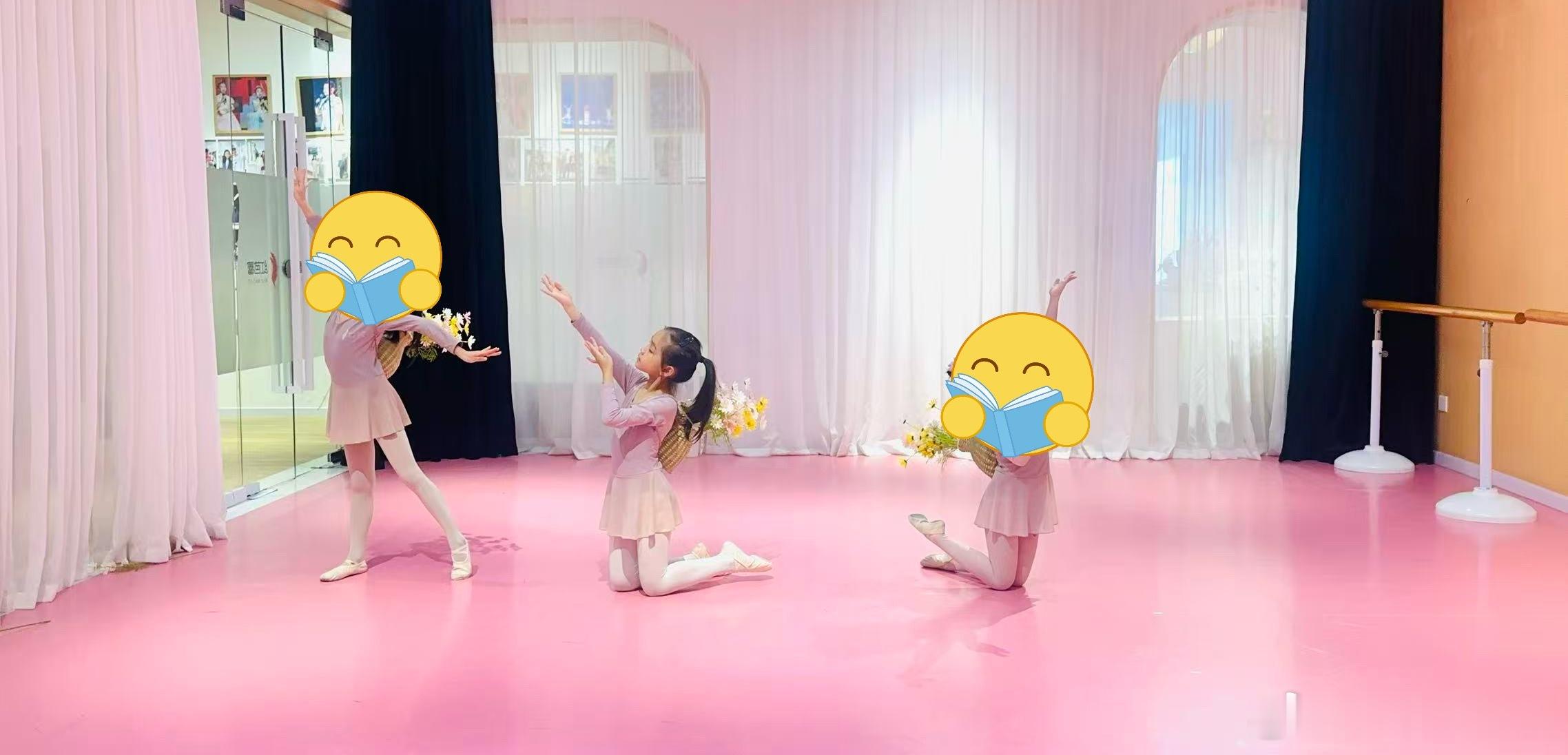 最近和米米的作业“攻坚战”迎来转机。前阵子她总被繁重作业压得皱眉闹脾气，我心疼又