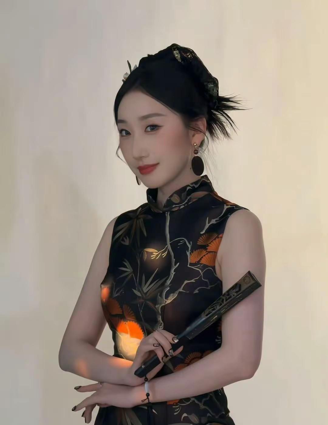 不断成长便是金，没有人是一蹴而就的，从一九年就开始听君君的歌了，这么多年她都在不