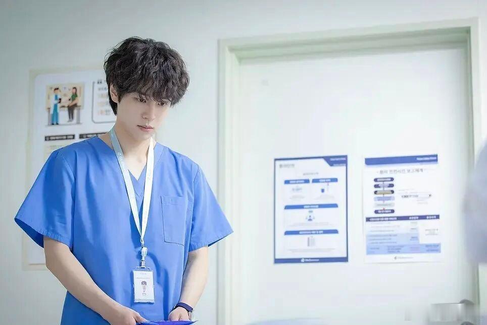 高考684分在北大学护理 684分就读北大护理，常被外界视作“屈才”，实则是大众