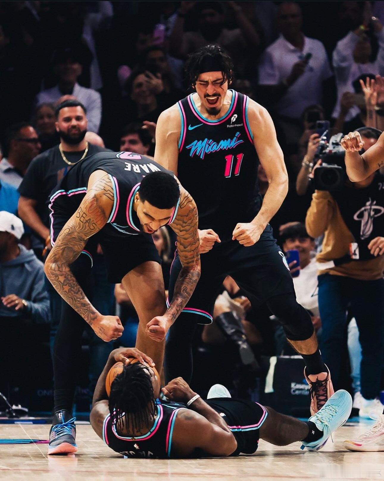 哈克斯更新：辞旧迎新，新年新气象 🎊篮球年末狂欢季告别2025