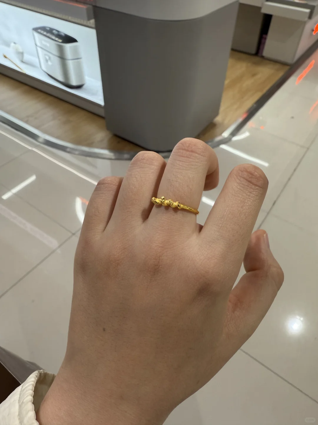 男朋友用奖学金给我买了金子