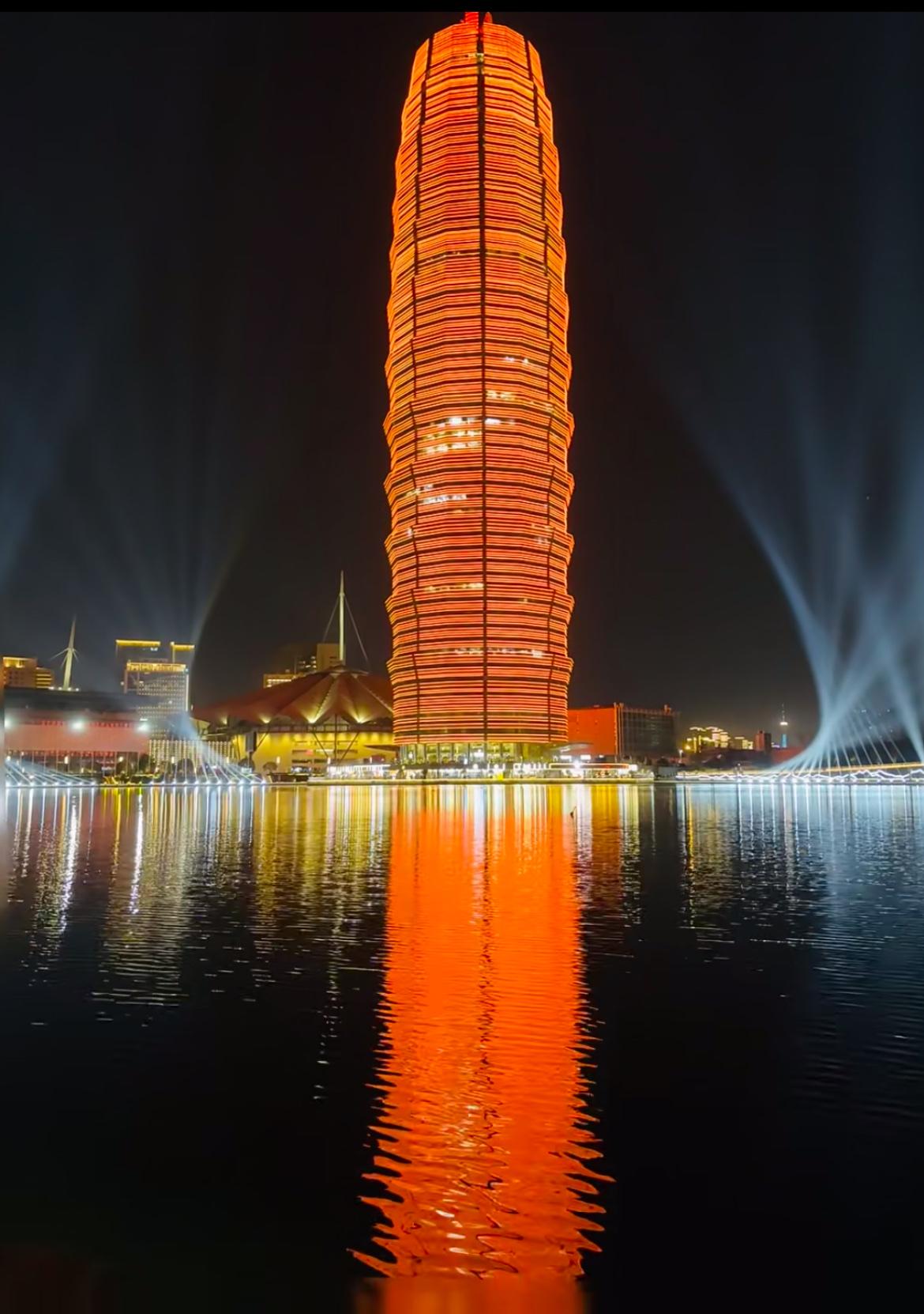能不能说一个景点，代表你的家乡“玉米楼”（郑州国际会展中心千玺广场）确实是郑州的