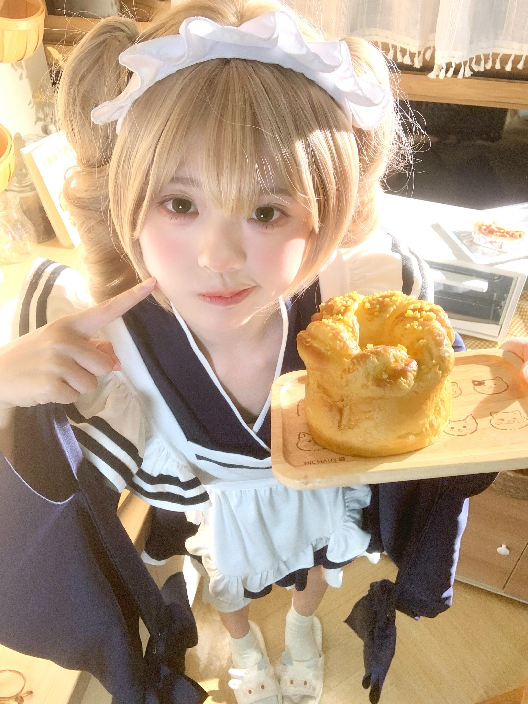 请用小蛋糕！🍰 ^>៸៸៸៸<^