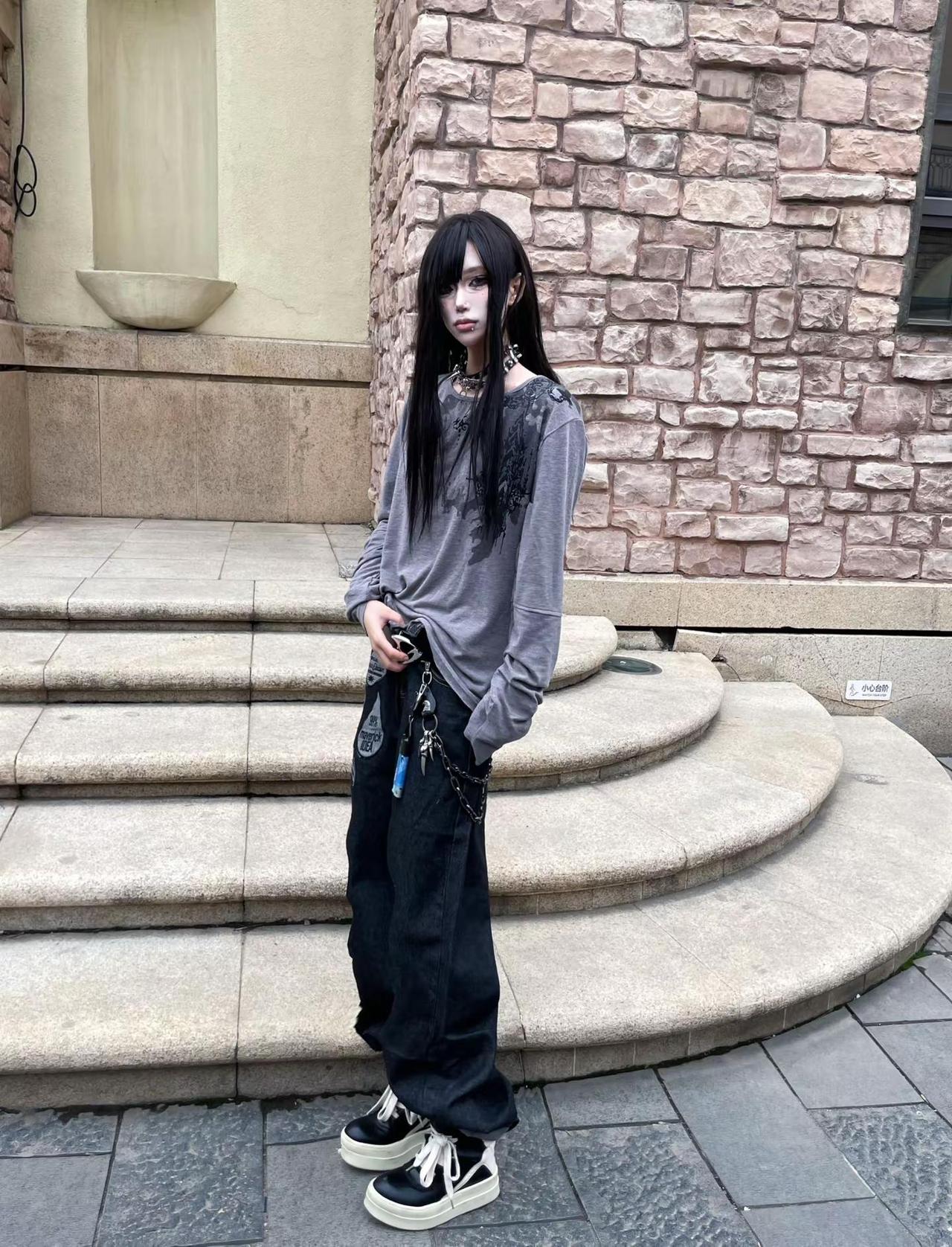 我怀疑我是天使，好想去天台试一下有没有隐形的翅膀Fromtheisland 秋山