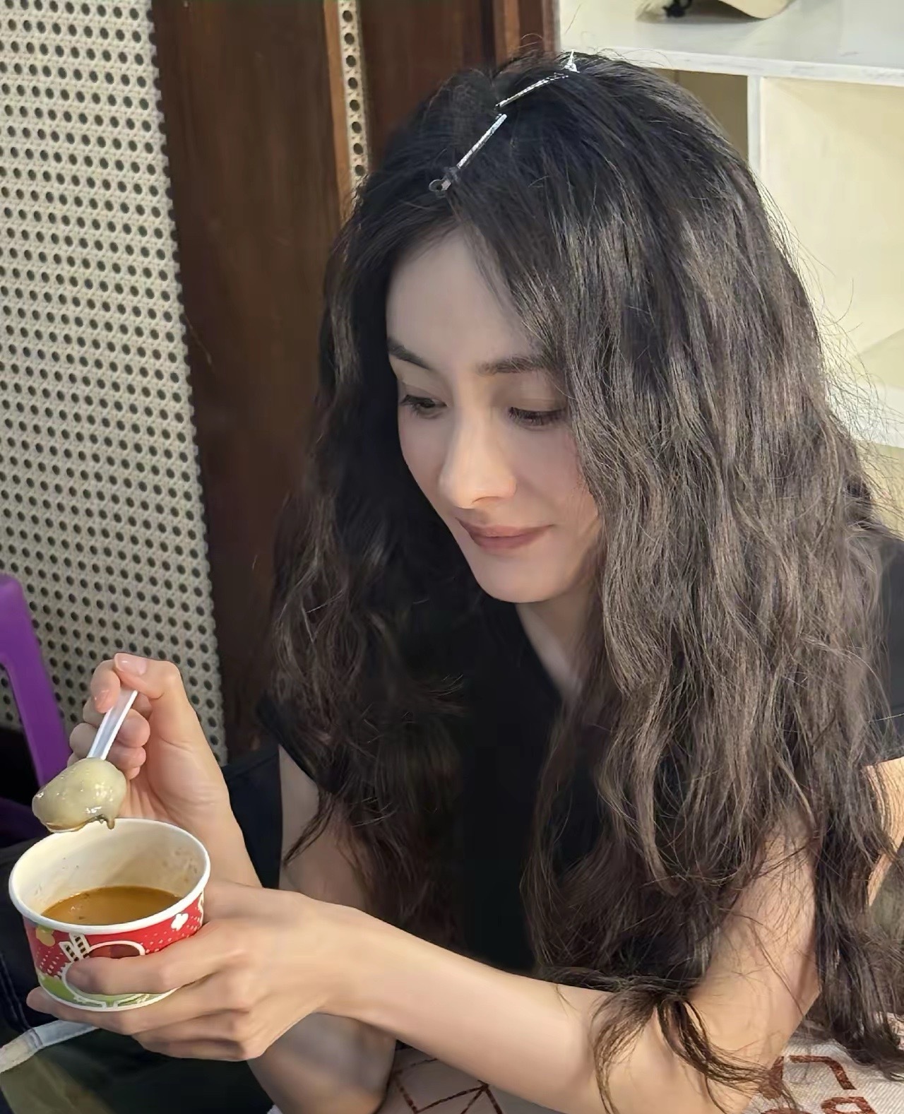 杨幂元宵节只吃一个汤圆，太自律了！好身材从来不是天生，靠的是极致自律的饮食+常年