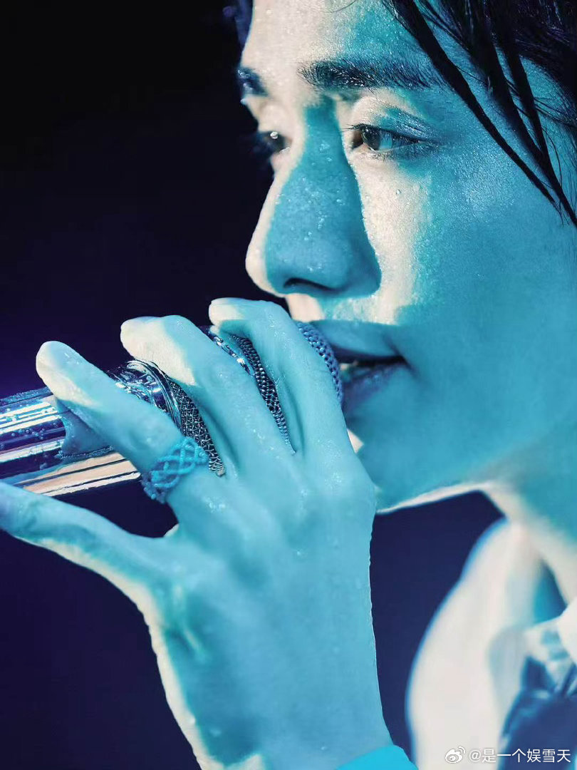 张新成手控福利张新成手控有福了 不看别的，就看张新成这手！抽象又好看，手控表示根