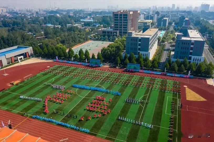 “真后悔让孩子读职高了！”一位孩子吐槽，他说大儿子三年前中考成绩不理想，离普通高