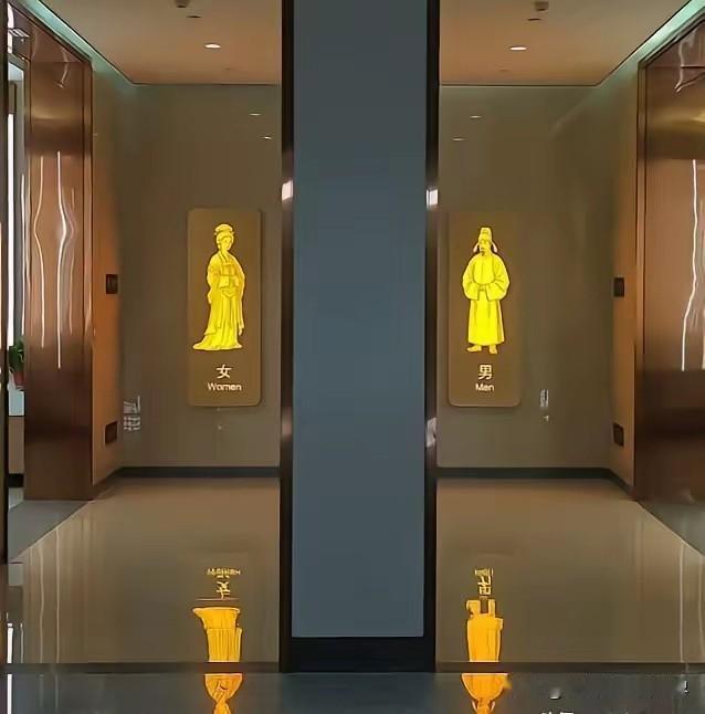 西安东站凭借卫生间唐风导视标识意外获得广泛关注，跳出常规车站宣传重点，以细微公共
