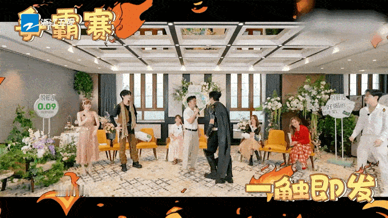 #刘宪华黄子弘凡随地大小演# 本来以为只是黄子弘凡和陈鹤一简单的猜拳比赛，谁能够