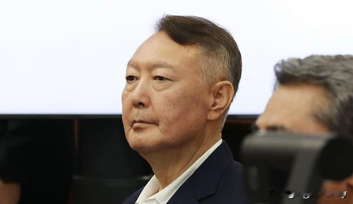 从执掌青瓦台到沦为阶下囚，不过短短时间，权力游戏玩砸，代价就是余生在狱中度过。这