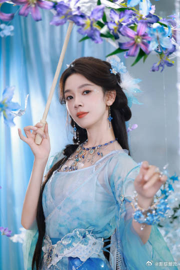 今晚快乐是浪姐给的 看着姐姐们的合作与默契，仿佛时间都为这舞台定格。每个音符都在