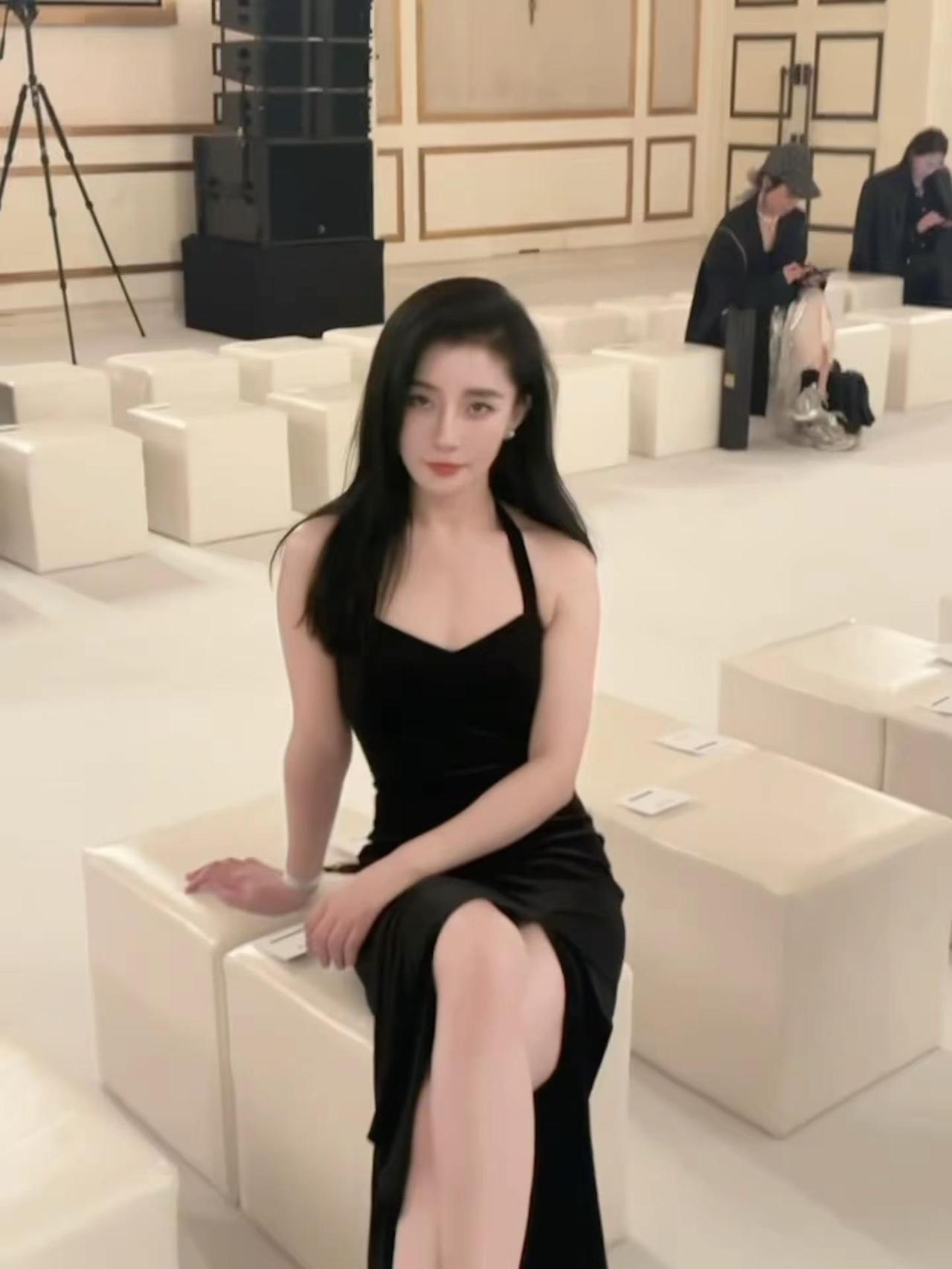 现在理解了人的心脏为什么会被比喻成牡蛎 我们很少开口 打开就会被人撬走