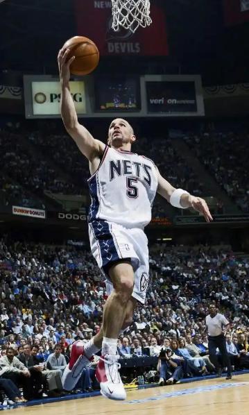 看NBA上咪咕视频，前NBA球员基德在做客节目时谈到“如果我现在22岁，我觉得我