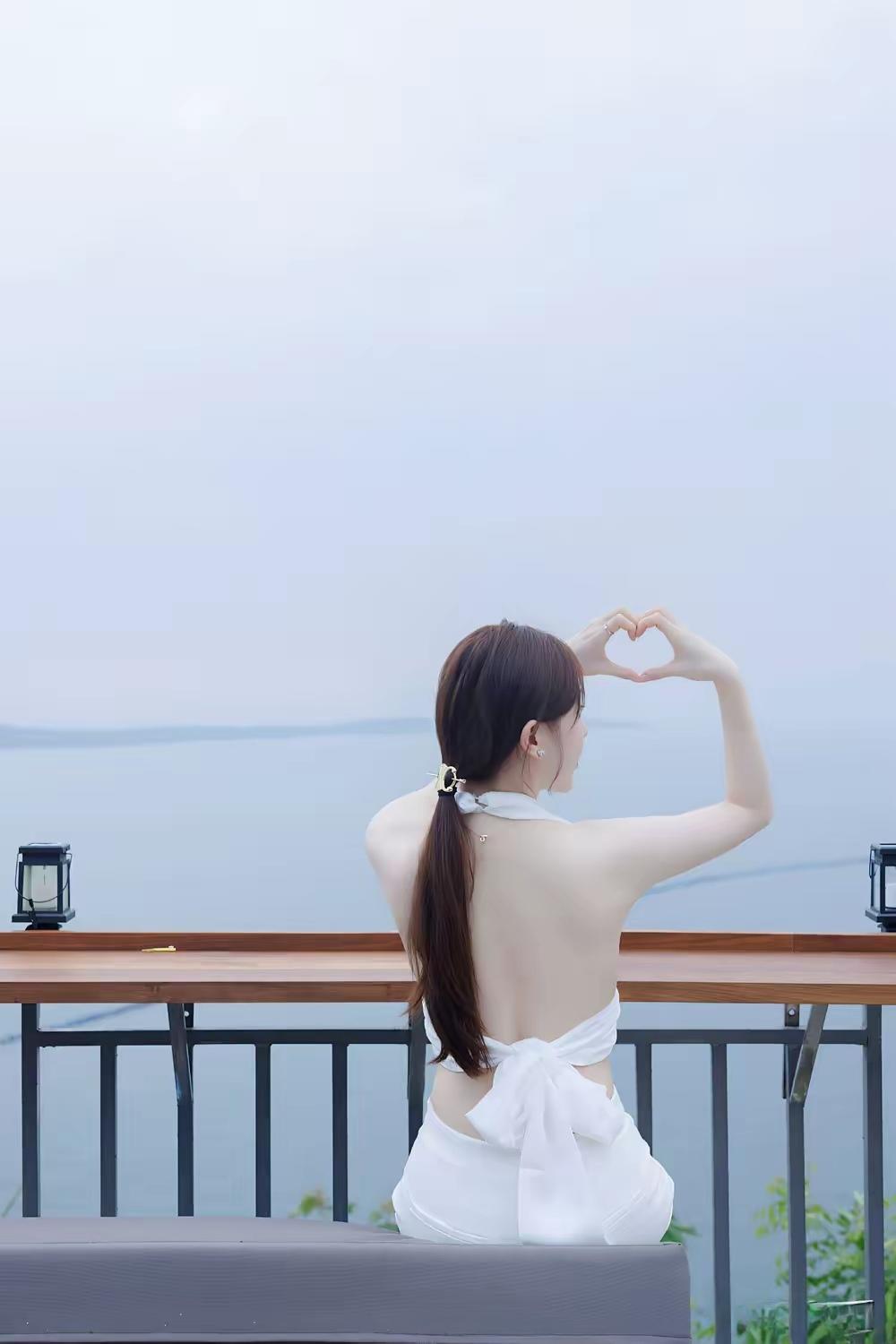 海边少女心，心心相印，爱在海边
