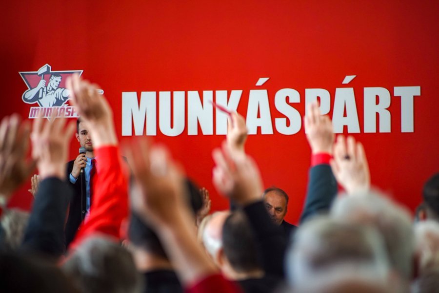 🔴 4月25日，匈牙利工人党第三十二次代表大会在布达佩斯召开久拉·蒂默尔再次被