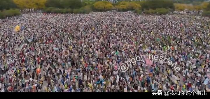700万人走上街头，游行反对极右翼和特朗普政府。

“无国王日”成为美国历史上规