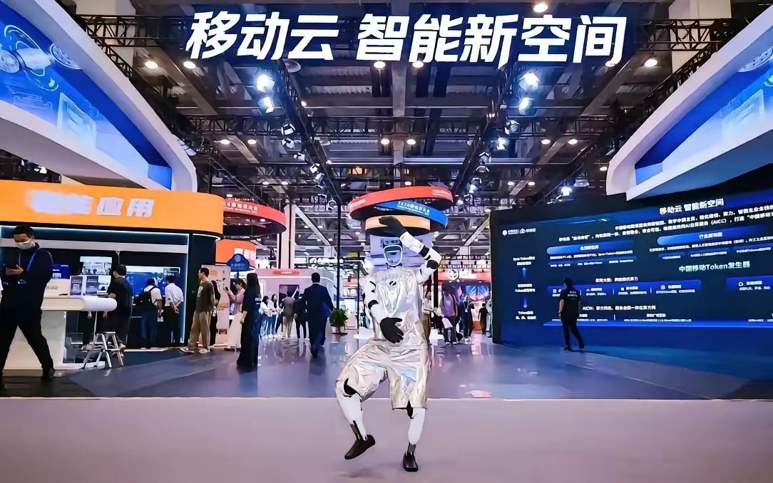 中国最具核心软硬综合实力的公司: 
1、华为
2、大疆
3、中国移动
4、京东方