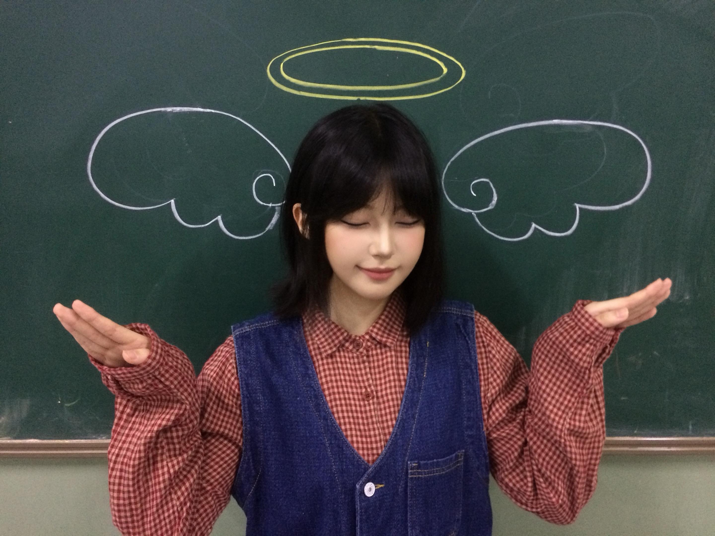     ᕀ𓂋᜔˖ ପ(⑅ˊᵕˋ⑅)ଓ