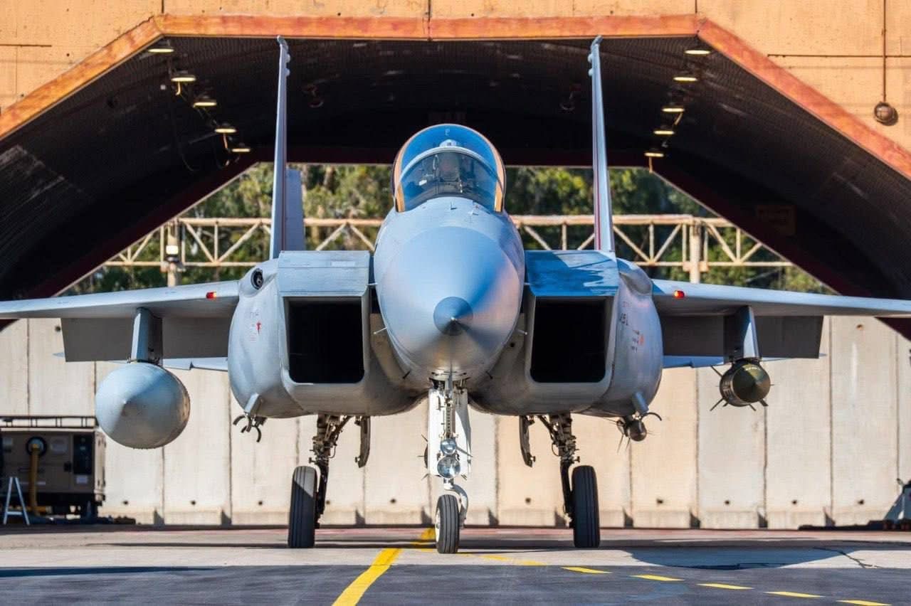 “怒吼雄狮”行动中的以色列空军（IAF）今日老鹰今日战隼 挂载JDAM的F15和
