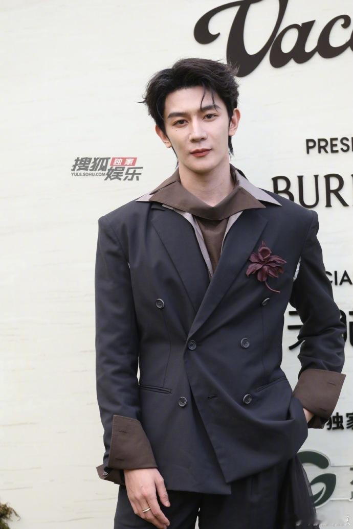 夏之光vogue盛典生图夏之光红毯状态夏之光vogue盛典生图原生镜头捕捉最自然