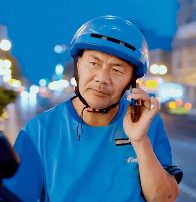 于低处生根，向人间落笔——如何看待外卖诗人王计兵斩获鲁迅文学奖
 
第九届鲁迅文