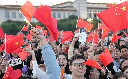 为什么美国打伊拉克不用找证据、俄罗斯进格鲁吉亚不用问联合国，而中国在自家南海种个