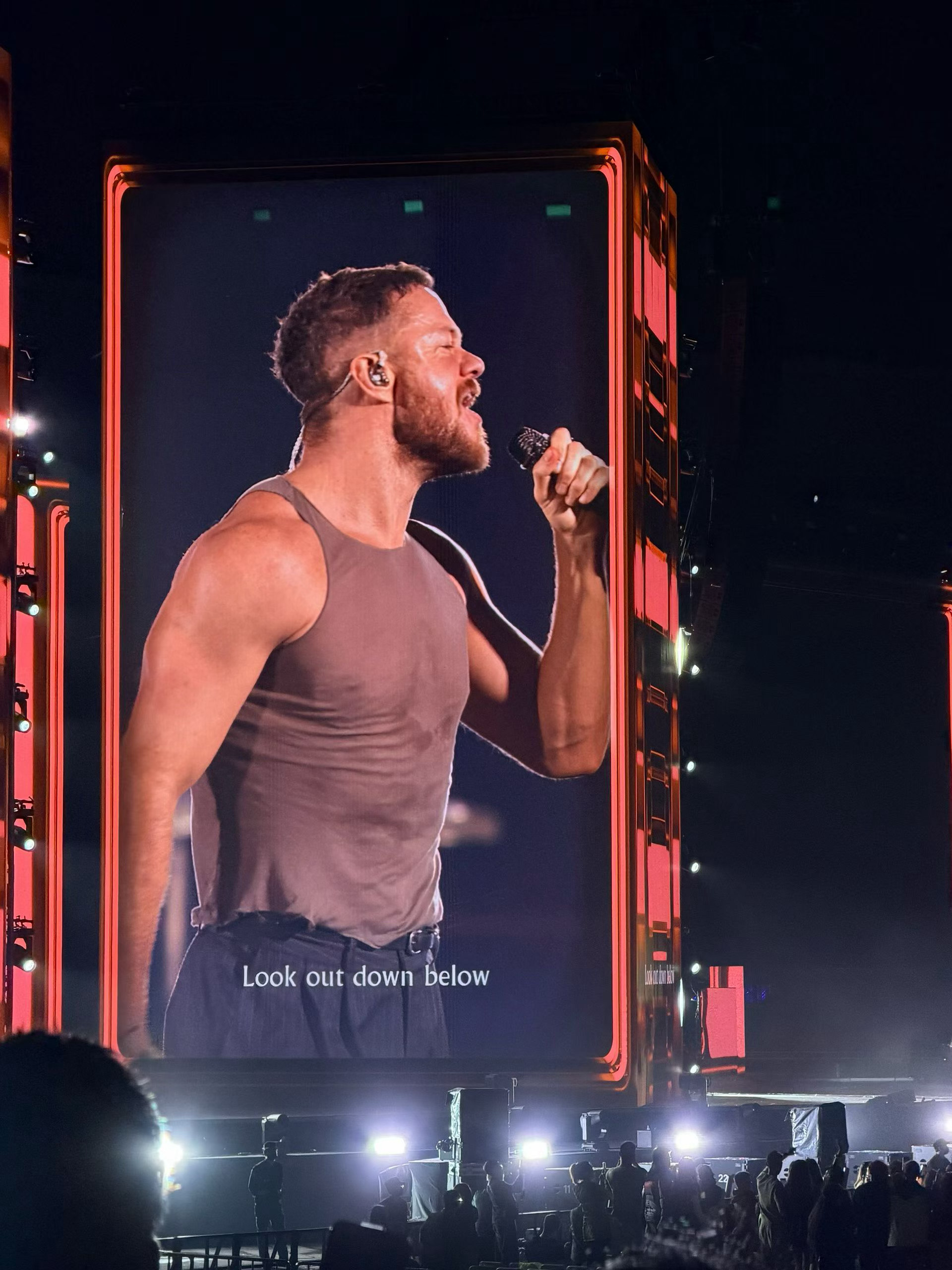 一条plog告别三月 最近在北京上海工作两头跑但是提前买了演唱会的门票🎫提前结