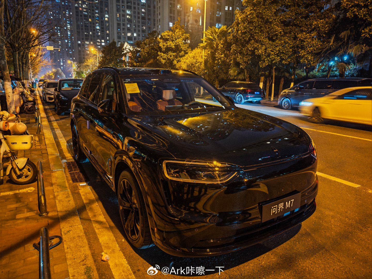 emm，看到了一台没上牌的刚提的还是192线激光雷达的问界M7 智驾数码团