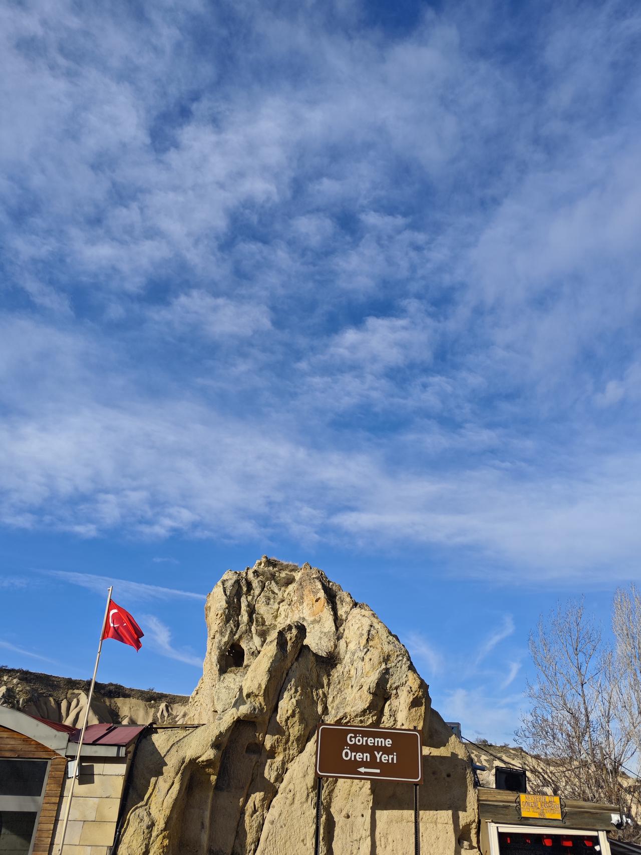 土耳其第三天

卡帕多奇亚Perissia酒店环境不错，餐食也很好。吃早饭时，看