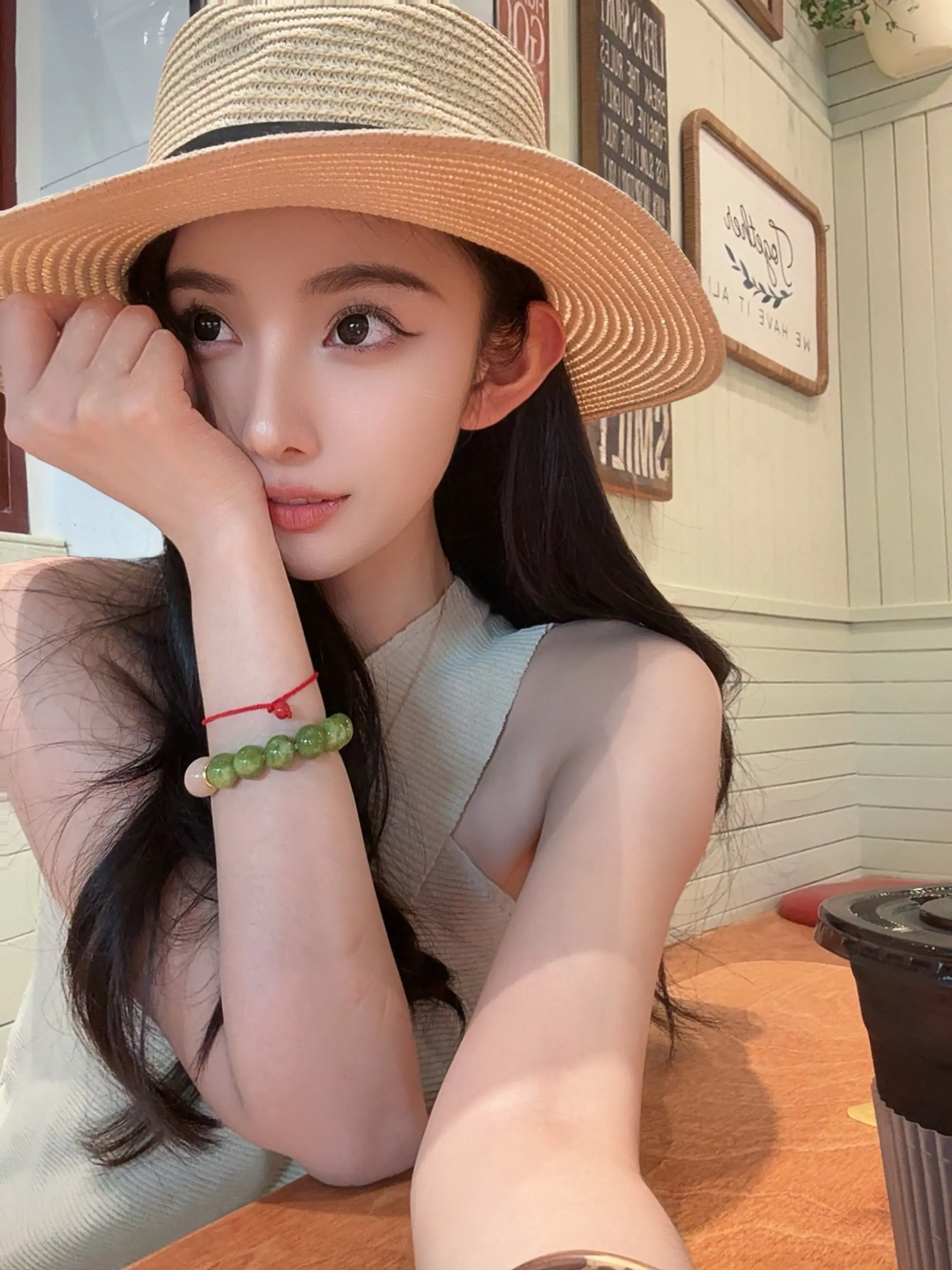自从加了你 我班也不上了 婚也离了 感觉什么都没意思了 我每天就抱着手...