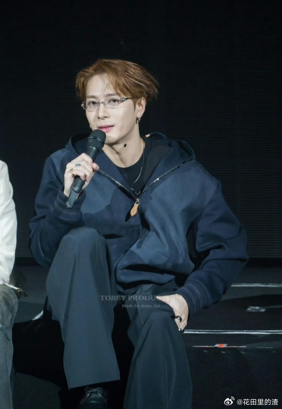 王嘉尔久违的中文歌 王嘉尔唱中文情歌的杀伤力藏不住！《Deadend（活该）》直