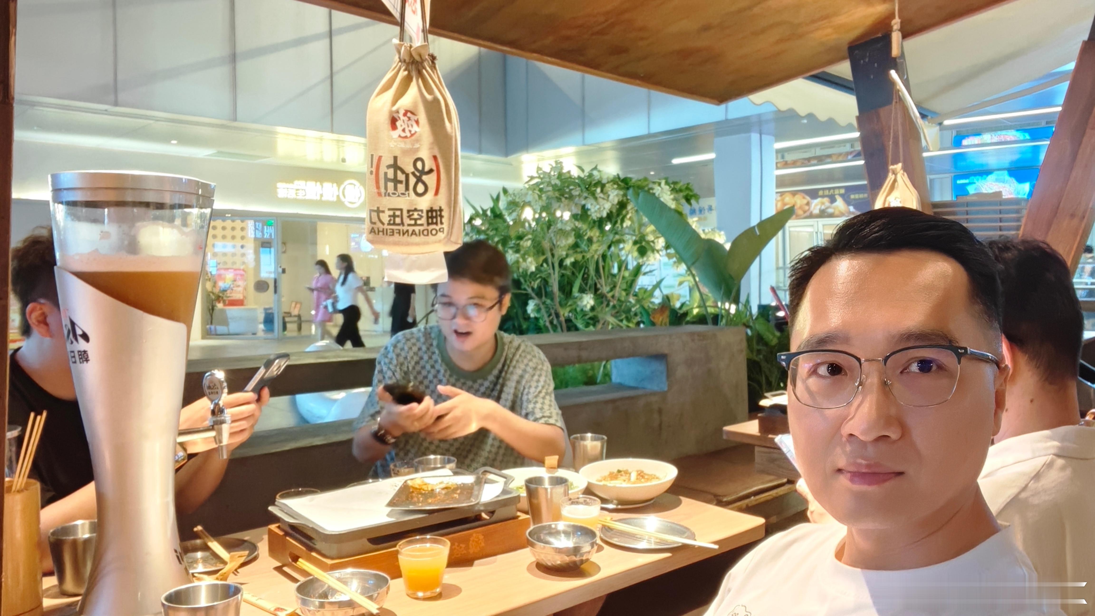 大家早上好！同一个城市，上次见面还是上次（小半年前），终于把这群大忙人凑齐了，必