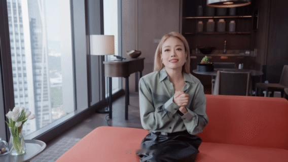 谁的青春里没有容祖儿啊 从十五岁在卡拉OK大赛中初露锋芒开始，容祖儿这个名字就和